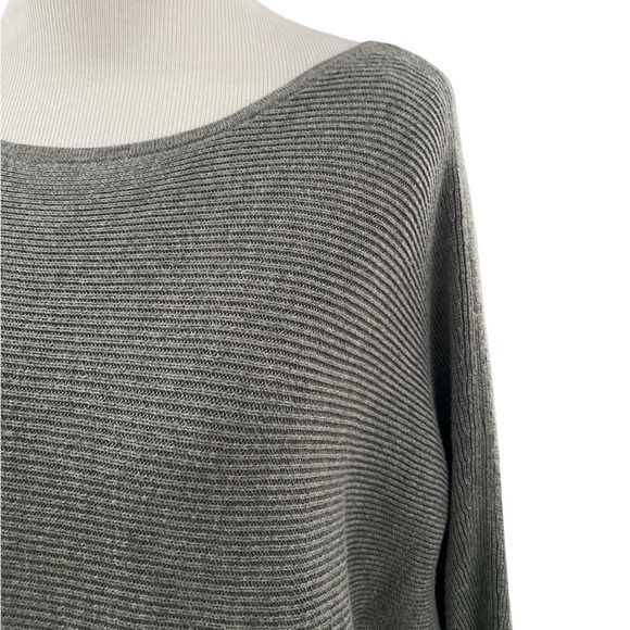 H&M Round Neck Gray Pullover Sweater Sz. M - Picture 3 of 11